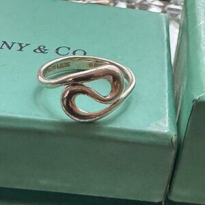 Tiffany & Co. Elsa Peretti Swirl Ring in Sterling Silver - Spain EUC!